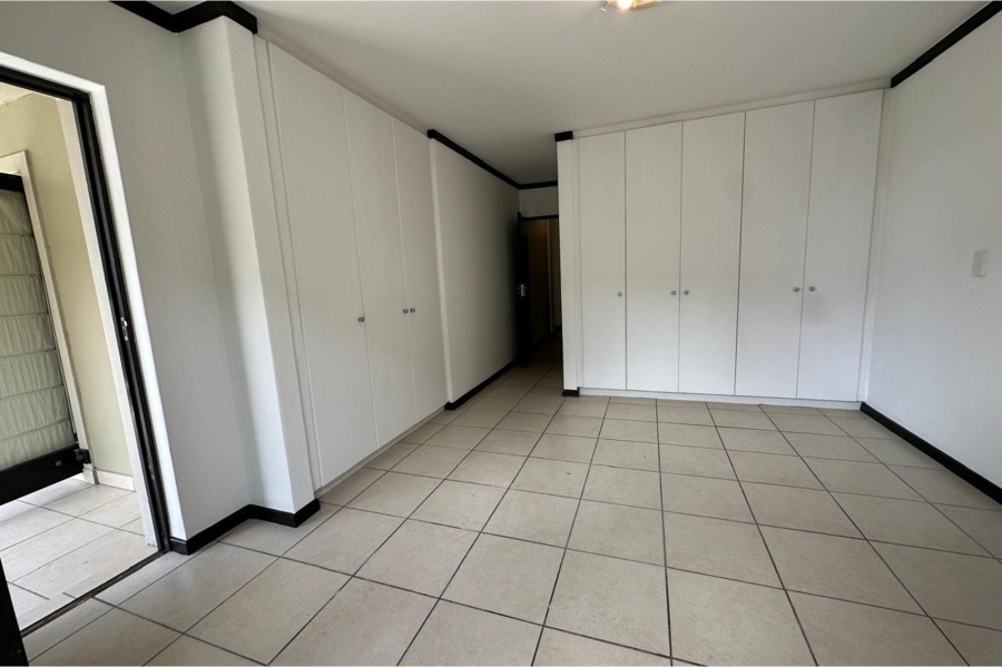 To Let 2 Bedroom Property for Rent in Bowtie Western Cape